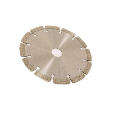 Diamond Blade Cold Press segmenté de haute qualité 5inch 125×1.2/1.8×10×22.23×9T pour l'usage universel, la pierre et le béton