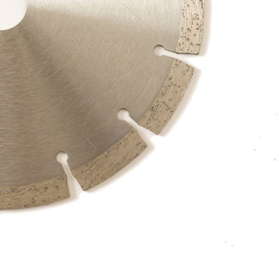 La presse froide 7inch 180×1.6/2.2×10×22.23×14T a segmenté Diamond Blade For General Purpose, la pierre et le béton