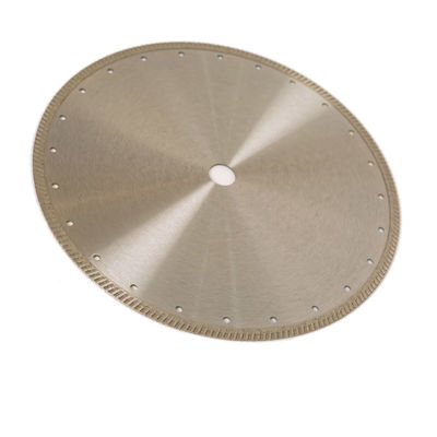 Corps en acier de haute qualité chaud de Diamond Blade 65Mn de porcelaine de la presse 14inch “350×2.2/3.2×10×25.4mm avec la longue vie de coupure
