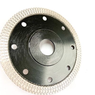 But circulaire bleu chaud de haute qualité de la presse 4inch 105x0.8/1.2x10x20mm Diamond Saw Blade For General, en céramique, brique